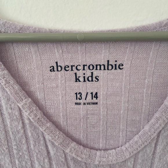 Lilac lace trim sweater - Picture 5 of 5